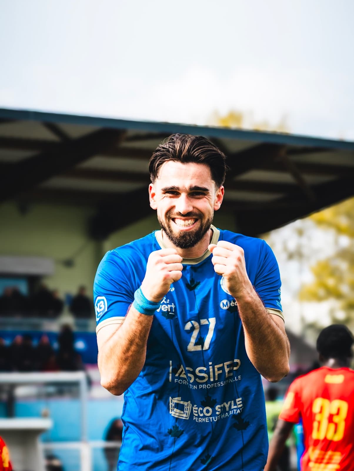 Florian, joueur à l'US Vimy en National 3, célèbre
